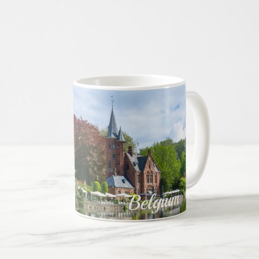 Mug Petit château près du lac à Bruges, Belgique (Devant droit)