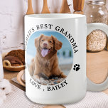 Mug Petit chien grand-mère Personnalisé Animaux de com<br><div class="desc">La Grand-mère du meilleur chien du monde ... Surprenez votre grand-mère de chien préféré cette fête des mères, Noël ou son anniversaire avec cette super mignonne tasse photo personnalisée pour animaux de compagnie. Customisez cette tasse de grand-mère avec les photos préférées de votre chien, et le nom. Double face -...</div>