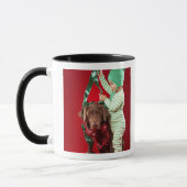 Mug Petit garçon décorant un chien (Gauche)