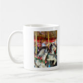 Mug Petit garçon sur carrousel (Gauche)