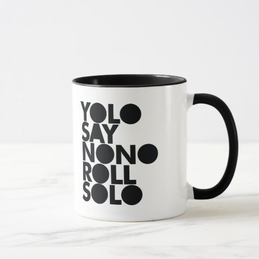 Mug Petit pain de YOLO en solo rempli (Droite)