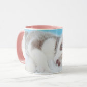 Mug Petite marionnette Husky posée sur une couverture (Devant gauche)