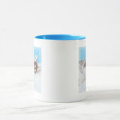 Mug Petite marionnette Husky posée sur une couverture (Centre)