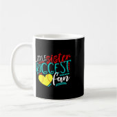 Mug Petite soeur de softball, plus grande fan (Gauche)