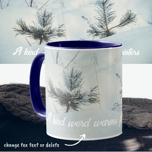 Mug Petites épinettes recouvertes de neige fraîche.