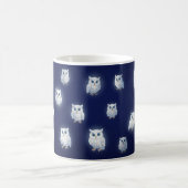 Mug Petits hiboux blancs sur fond bleu foncé (Centre)