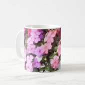 Mug Pétunias Fleurs roses et blanches (Devant gauche)