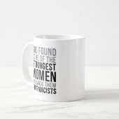 Mug Pharmacie féminine la plus forte (Devant gauche)