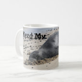 Mug Phoque hawaïen de moine dormant sur la plage (Devant gauche)