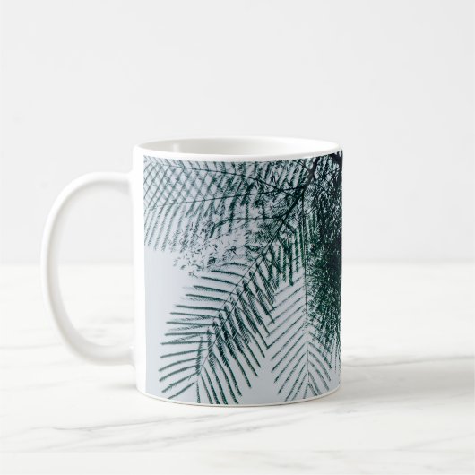 Mug Photo à petit angle de l'arbre vert (Gauche)