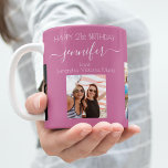 Mug Photo anniversaire amis noms rose foncé<br><div class="desc">Un cadeau d'amis pour le 21e anniversaire d'une femme, célébrant sa vie avec 3 de vos photos d'elle, de ses amis, de sa famille, de son intérêt ou des animaux de compagnie. Personnalisez et ajoutez son nom, son âge de 21 ans et vos noms. Arrière - plan de couleur rose...</div>