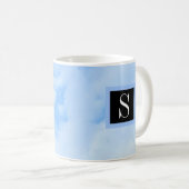 Mug Photo Ciel bleu clair nuageux avec une initiale un (Devant droit)