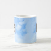 Mug Photo Ciel bleu clair nuageux avec une initiale un (Centre)