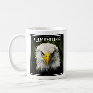 Mug Photo d'aigle grincheux drôle avec « Je souris »