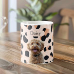 Mug Photo de chien Empreinte de léopard personnalisée<br><div class="desc">Profitez de votre café du matin avec une touche personnalisée en utilisant cette tasse à café empreinte de léopard personnalisée avec une photo de votre chien bien-aimé et leur nom. Le design empreinte de léopard rose pastel branché ajoute une touche élégante, ce qui en fait un cadeau parfait pour les...</div>