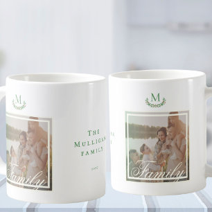 Mug Photo de famille élégante Monogram Wreath
