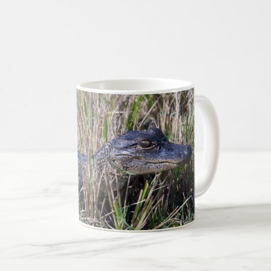 Mug Photo de faune d'un bébé alligator mignon dans de (Devant droit)