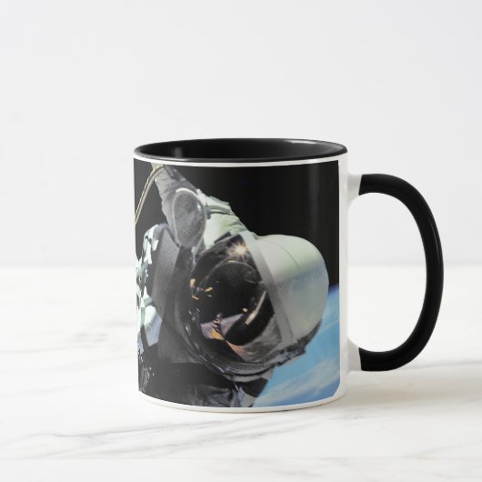 Mug Photo de la première marche spatiale de l'astronau (Droite)