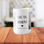 Mug Photo de Love You Grandma Meilleur poison<br><div class="desc">Une photo de collage moderne de vous et de votre grand-mère peut être le cadeau parfait pour lui montrer combien vous l'aimez et l'appréciez. Ce cadeau unique et réfléchi est une excellente façon de préserver vos souvenirs spéciaux ensemble et de créer une belle pièce d'art qu'elle peut présenter chez elle....</div>