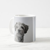 Mug Photo de portrait de chiot Schnauzer (Devant gauche)