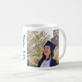 Mug Photo de remise des diplômes en script bleu de la (Devant droit)