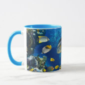 Mug Photo d'un poisson tropical sur un récif coralien (Gauche)