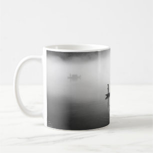MUG PHOTO GRAYSCALE DE DEUX BATEAUX ROW