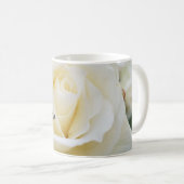 Mug Photo Gros plan de Rose Blanche (Devant droit)