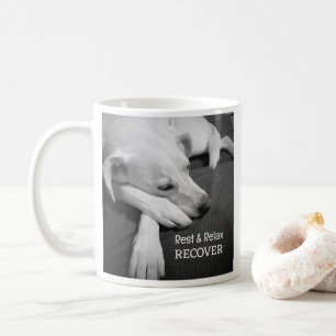 Mug Photo N & B de joli chien endormi Bon rétablisseme