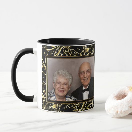 Mug Photo noire d'anniversaire de mariage de Flourish (Avec donut)