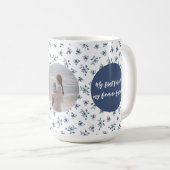 Mug photo personnalisé avec fleurs bleues | Person (Devant droit)