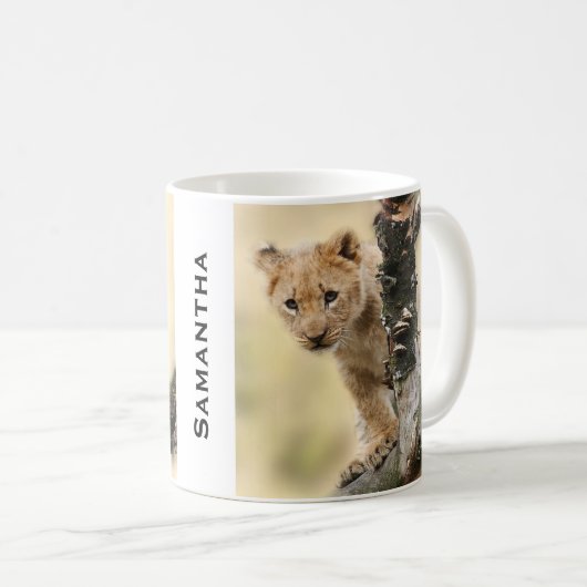 Mug Photo personnalisé de lionceau grimpant à un arbre (Devant droit)