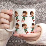 Mug Photo personnalisée Visage drôle Noël Elf Kid<br><div class="desc">Remplacez le visage de cet elfe par votre photo préférée (assurez-vous de recadrer autant que possible sur le visage et utilisez une application pour enlever l'arrière - plan) et personnalisez cette tasse à café de Noël amusante avec votre enfant, mari ou petit ami ! Aussi une surprise amusante et unique...</div>