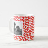 Mug Photo rouge de Saint-Valentin de coeurs (Devant gauche)