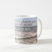 Mug Photo Wavy Ocean Shore Proverbes Bible Verse (Devant droit)