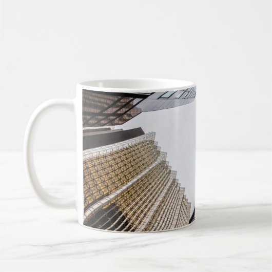 MUG PHOTOGRAPHIE À FAIBLE ANGLE DES BÂTIMENTS À HAUTE  (Gauche)