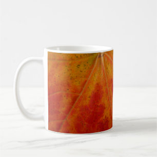 Mug Photographie abstraite de la feuille d'érable roug