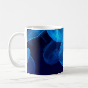 MUG PHOTOGRAPHIE DE CLOSEUP DE SWARM DE JELLYFISH