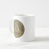 Mug Pièce commémorative 5 ans de sobriété Joyeux Anniv (Devant gauche)