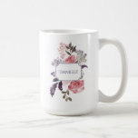 Mug Pies roses Monogrammes Feuilles violets et verts<br><div class="desc">Belles pivoines roses aux feuilles violets et verts. La touche idéale pour votre maison ou bureau. Personnalisez avec votre nom.</div>