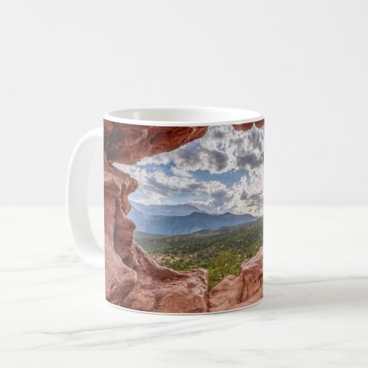 Mug Pikes Pic À Travers Un Trou Rocheux (Devant gauche)