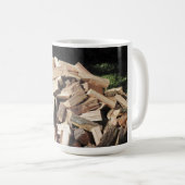 Mug Pile en bois coupée dehors (Devant droit)