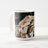 Mug Pile en bois coupée dehors (Devant gauche)