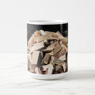 Mug Pile en bois coupée dehors