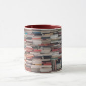 Mug Piles de domination de livres coincés ensemble (Centre)