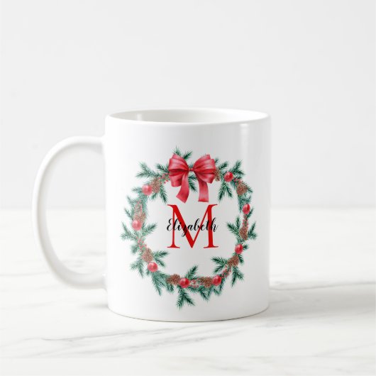 Mug Pinécone rustique | Monogramme de couronne de Noël (Gauche)
