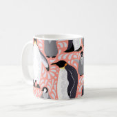 Mug Pingouins empereurs, petits, motif décoratif rose. (Devant gauche)