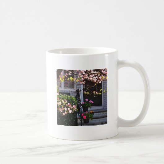 Mug Pink Dogwood and Pots of Geraniums (Droite)