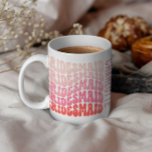 Mug Pink moderne girly rétro 60's simple demoiselle<br><div class="desc">Vibes de cool des années 60,  roses et rouges girly rétro simple bachelorette week-end bridesservantes accessoires</div>