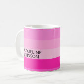 Mug Pink Stripes Modern & Feminum Nom du monogramme (Devant gauche)